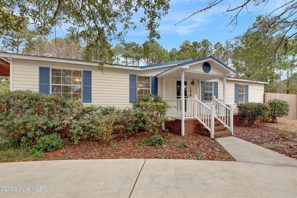 Photo of 102 Robin Court, Hampstead, NC 28443 (MLS # 100558020)