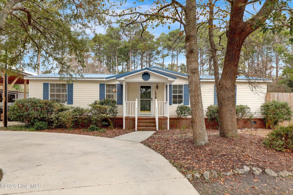 Photo of 102 Robin Court, Hampstead, NC 28443 (MLS # 100558020)