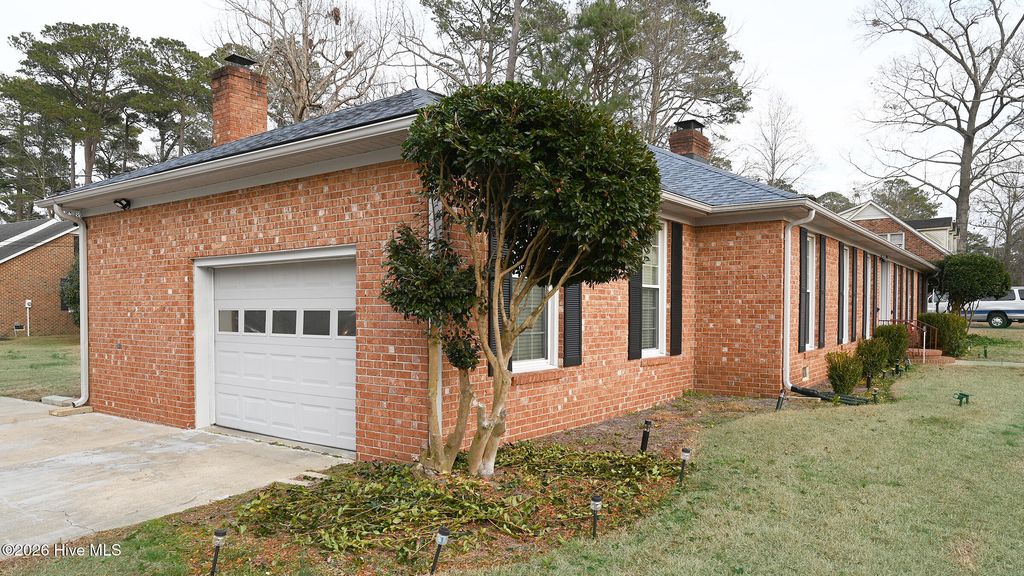 Photo of 1707 Sabra Drive, Kinston, NC 28504 (MLS # 100552352)