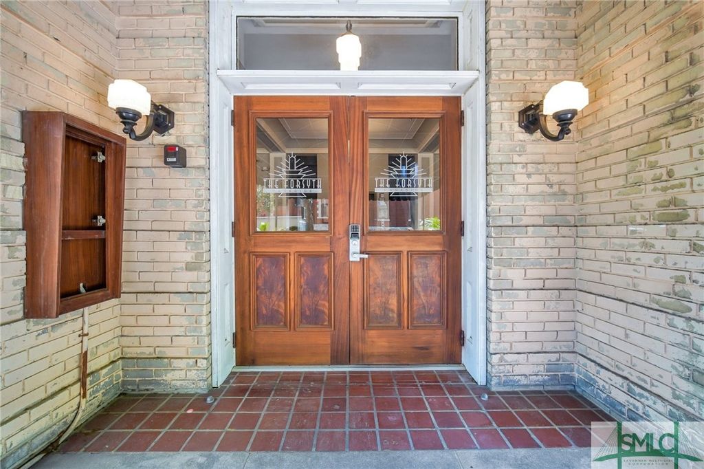 Photo of 106 W Gwinnett Street #G3, Savannah, GA 31401 (MLS # SA329400)