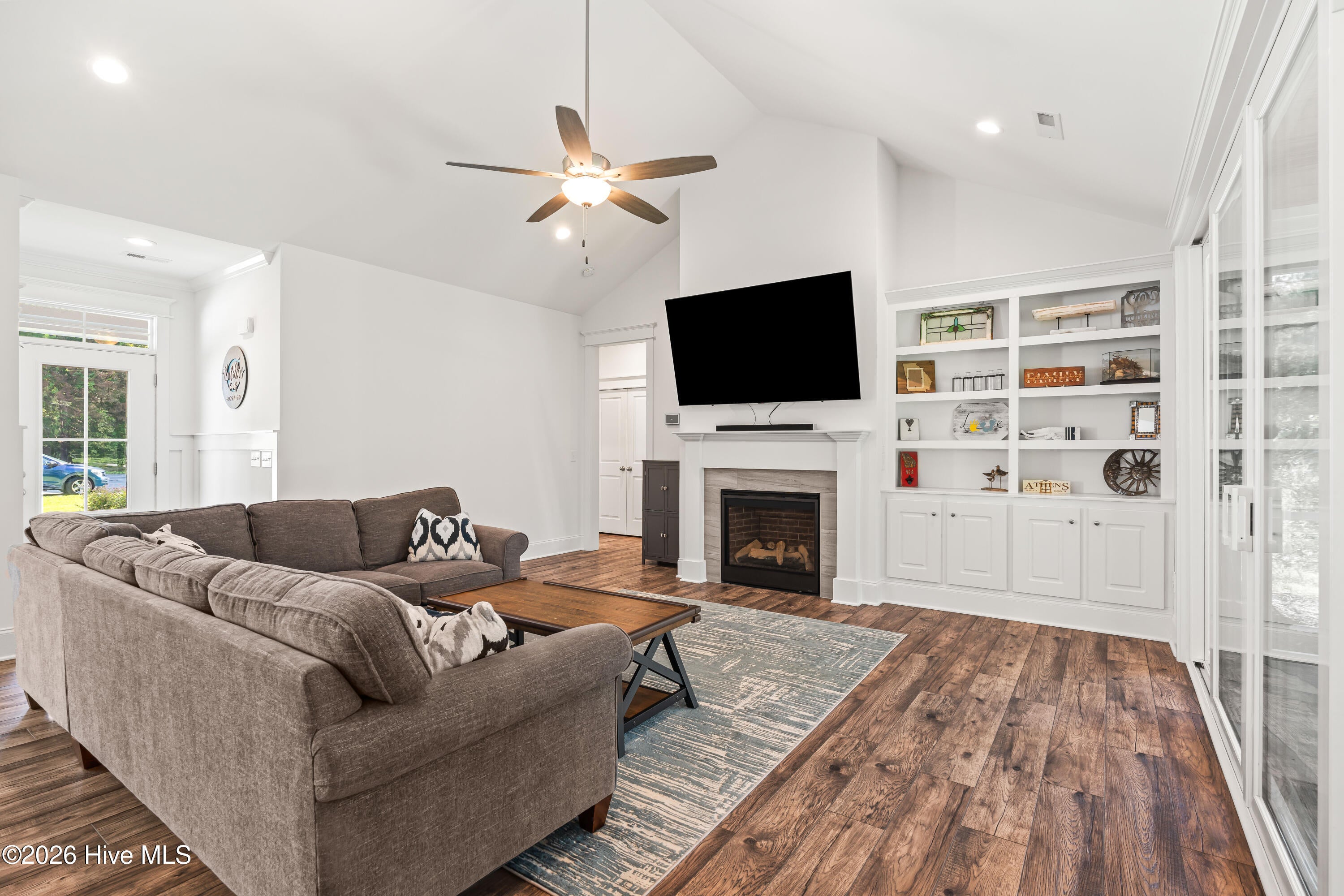 1152 Grandview Drive
