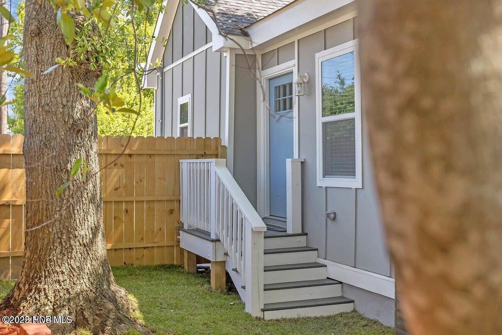 Photo of 800 S 9th Street, Wilmington, NC 28401 (MLS # 100534536)