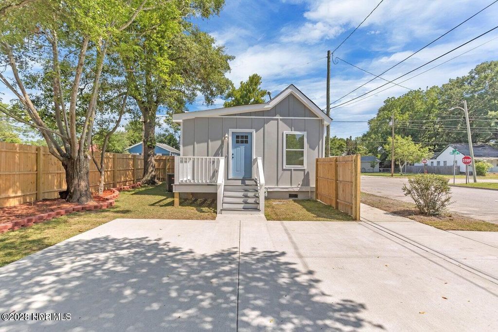 Photo of 800 S 9th Street, Wilmington, NC 28401 (MLS # 100534536)