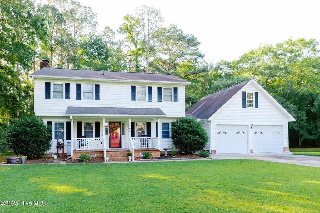 Photo of 202 Holyoke Drive, Washington, NC 27889 (MLS # 100546849)