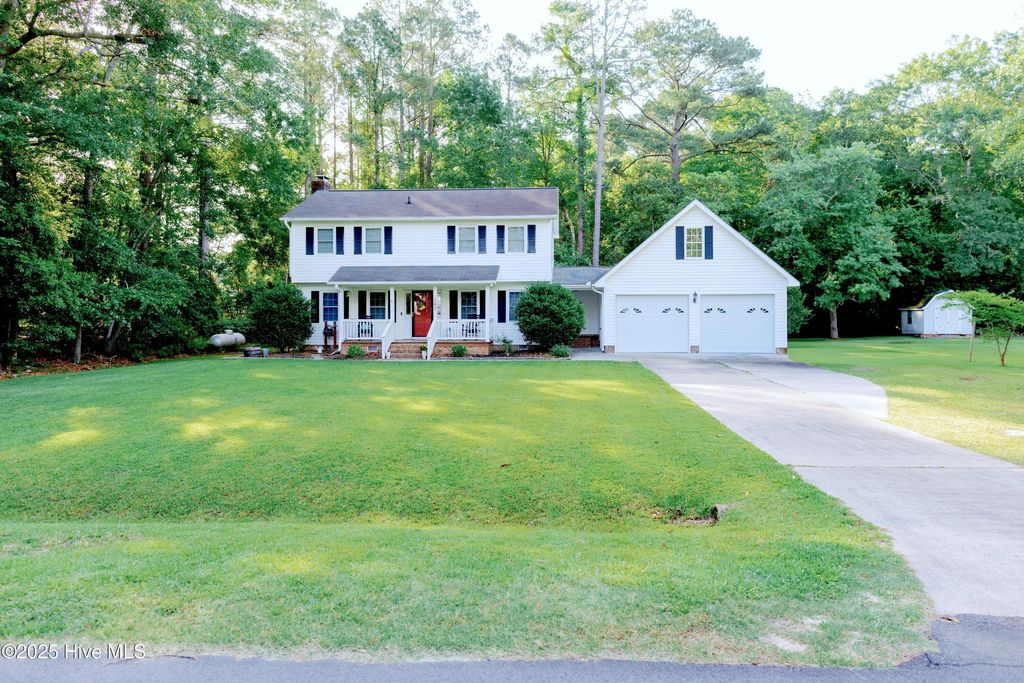 Photo of 202 Holyoke Drive, Washington, NC 27889 (MLS # 100546849)