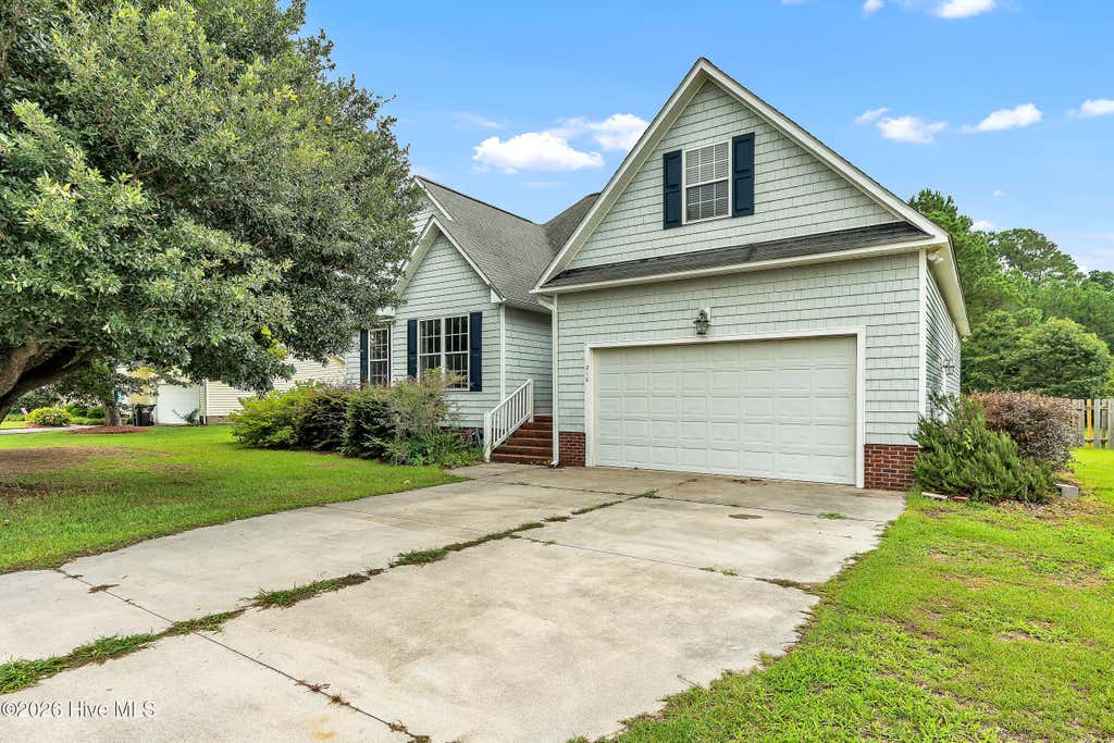 Photo of 210 Raven Ridge Court, Swansboro, NC 28584 (MLS # 100592890)