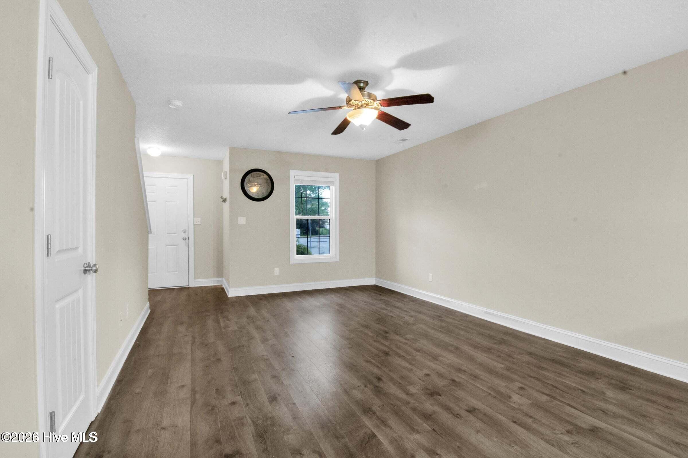 101 W Murrow Lane