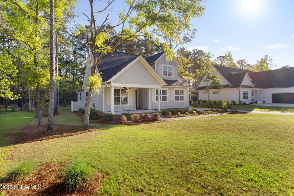 Photo of 564 Hearthside Drive SE, Bolivia, NC 28422 (MLS # 100567721)