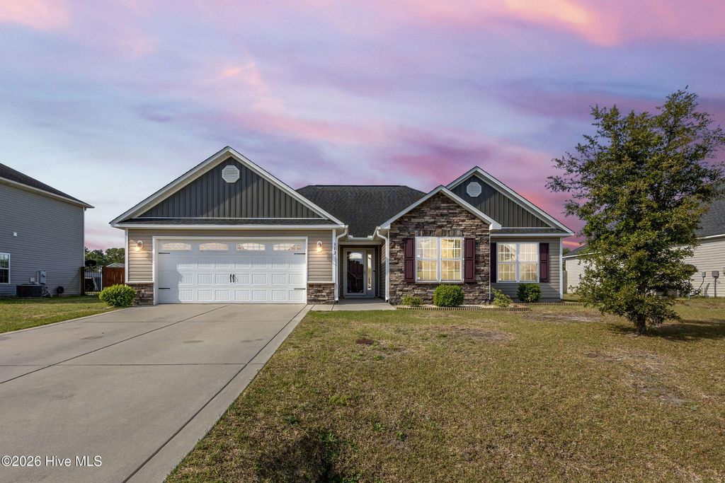 Photo of 312 Strut Lane, Richlands, NC 28574 (MLS # 100567416)