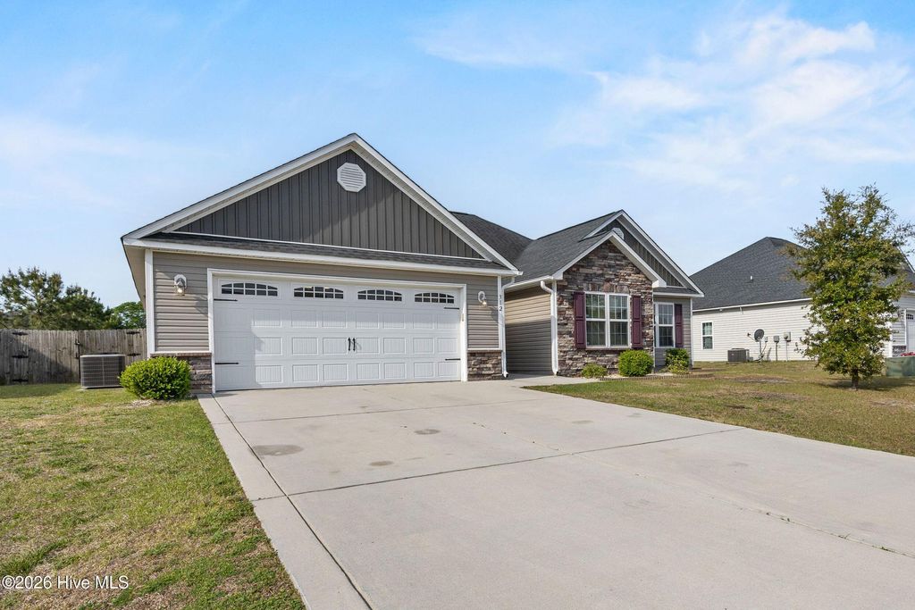 Photo of 312 Strut Lane, Richlands, NC 28574 (MLS # 100567416)
