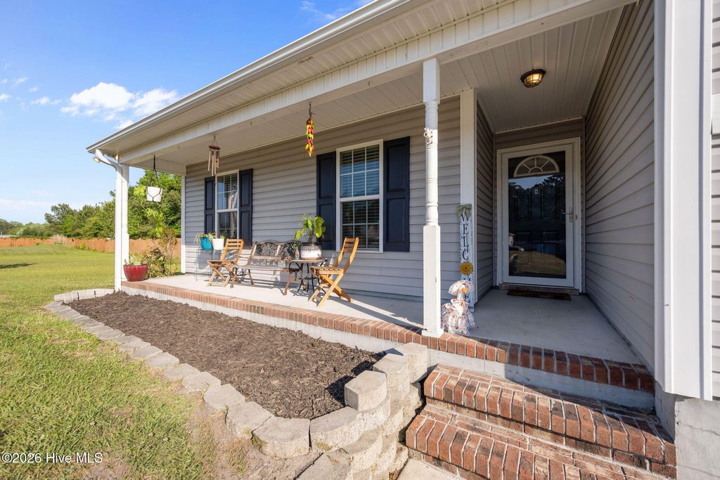 Photo of 111 Farmgate Drive, Richlands, NC 28574 (MLS # 100570824)