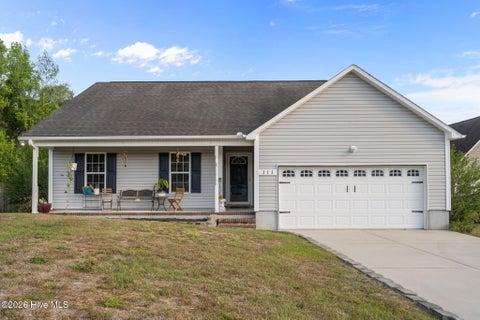 Homes For Sale - 111 Farmgate Drive<br/> Onslow County, Richlands, NC 28574