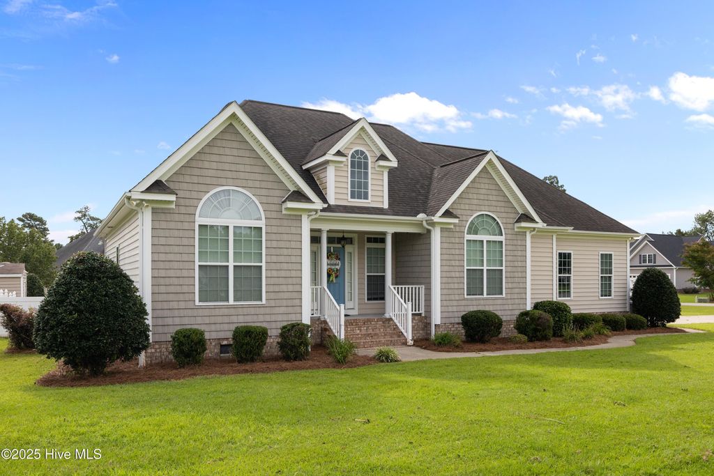 Photo of 1411 Canter Way, Ayden, NC 28513 (MLS # 100526751)
