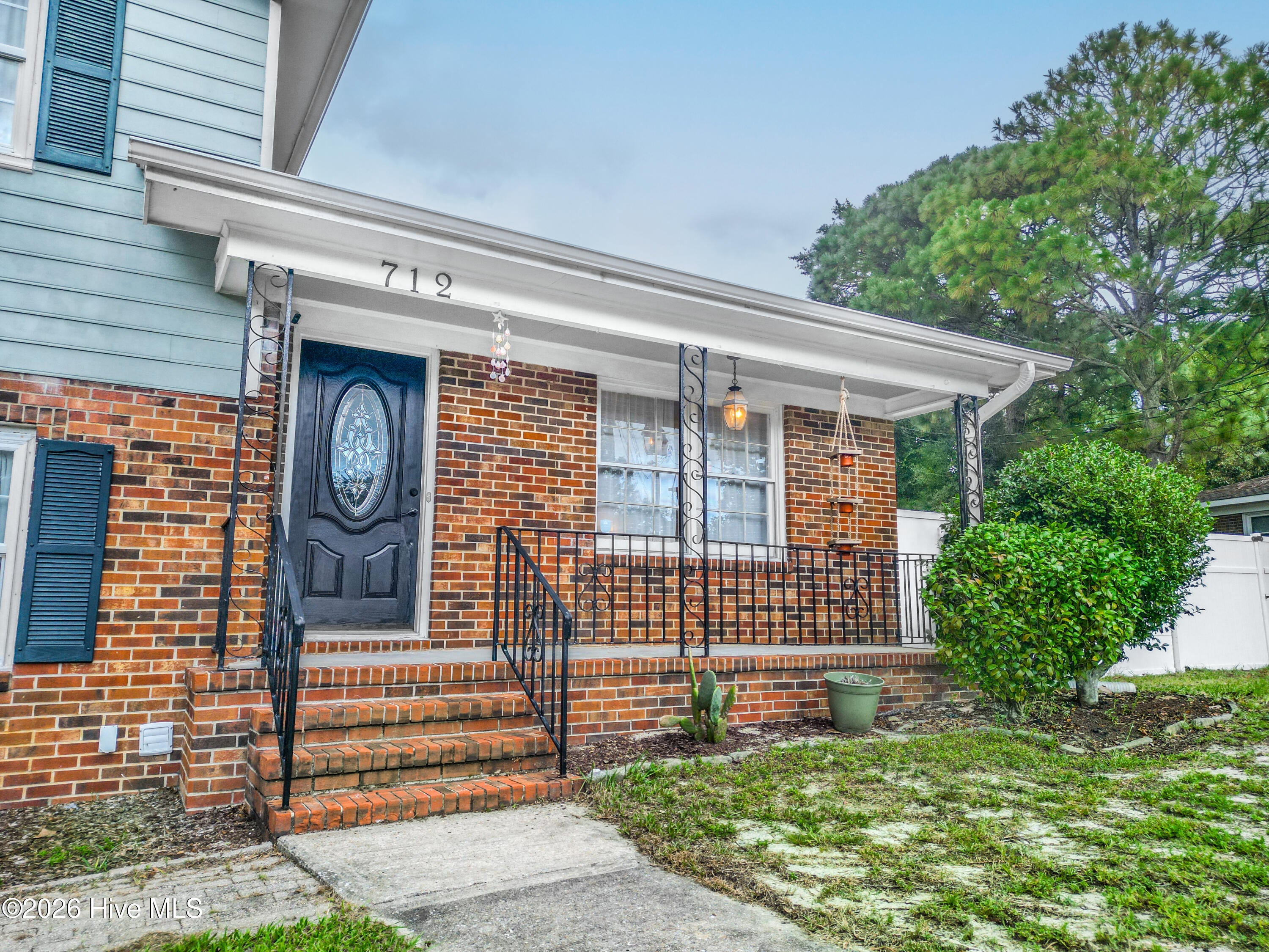 712 Yulan Drive