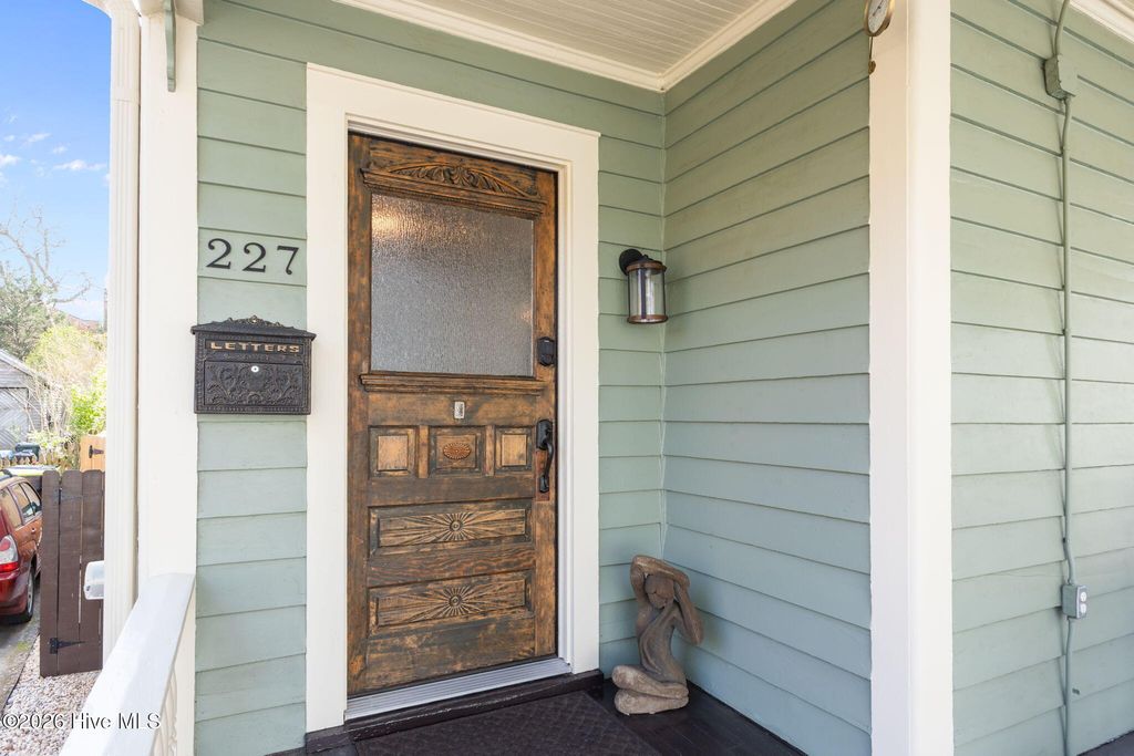 Photo of 227 New Street, New Bern, NC 28560 (MLS # 100566220)