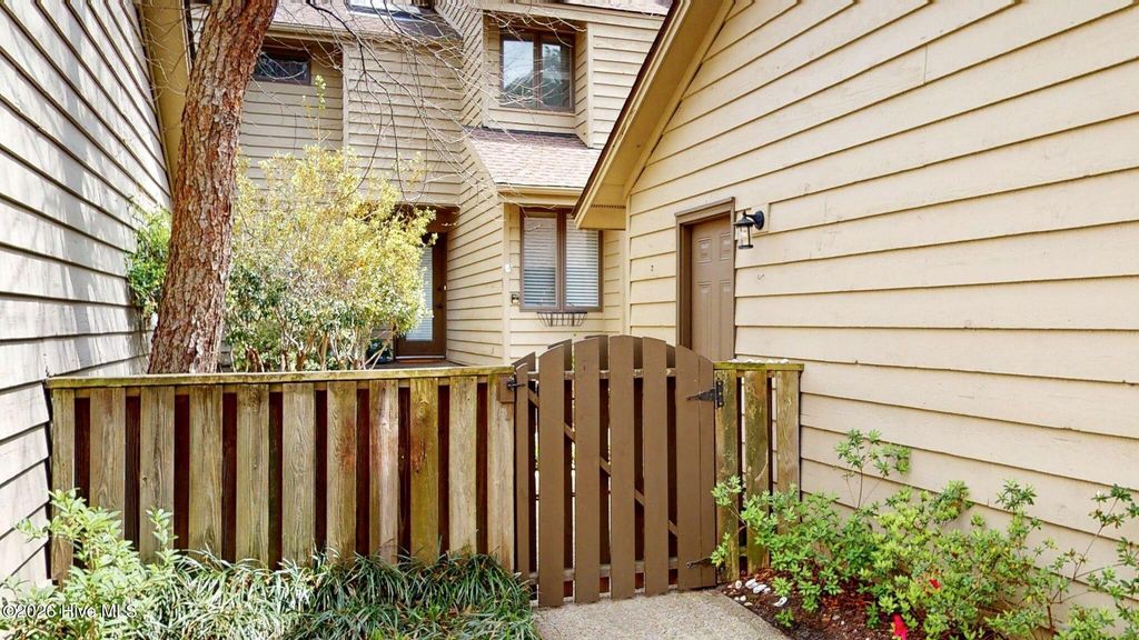 Photo of 111 Egret Court, Hampstead, NC 28443 (MLS # 100561610)