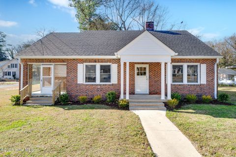 Homes For Sale - 503 N Pine Street<br/> Duplin County, Warsaw, NC 28398