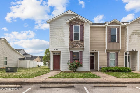 Townhouse For Rent - 261 Caldwell Loop<br/> Onslow County, Jacksonville, NC 28546
