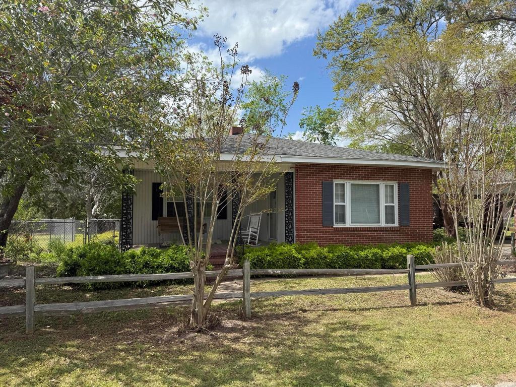Photo of 641 S Masonic Street, Millen, GA 30442 (MLS # 552044)