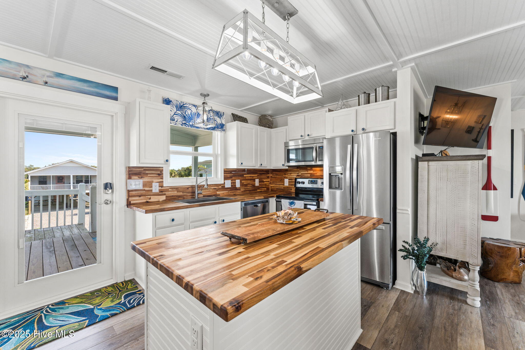 Oak Island, North Carolina 28465, United States, 3 Bedrooms Bedrooms, ,2 BathroomsBathrooms,Residential,Active,255805