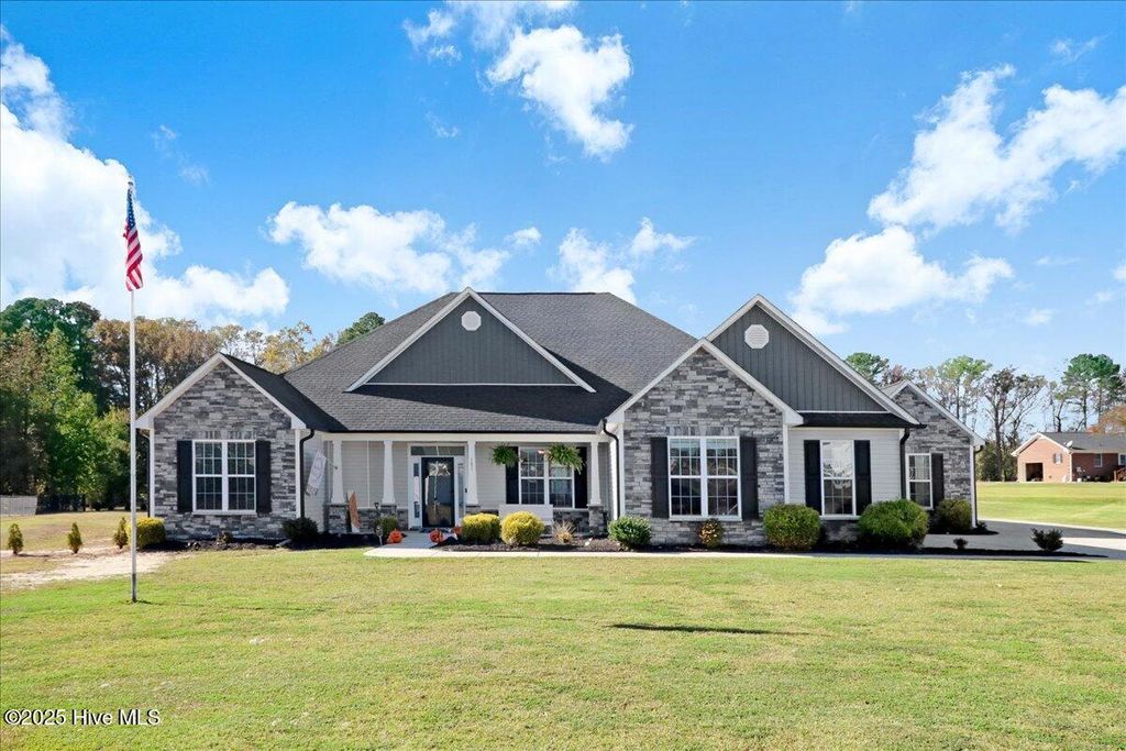 Photo of 101 Jeter Drive, Pikeville, NC 27863 (MLS # 100537747)