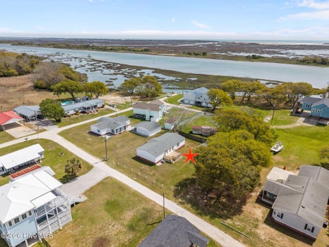 Mobile Home For Sale - 105 Crews Lane<br/> Hubert, NC 28539