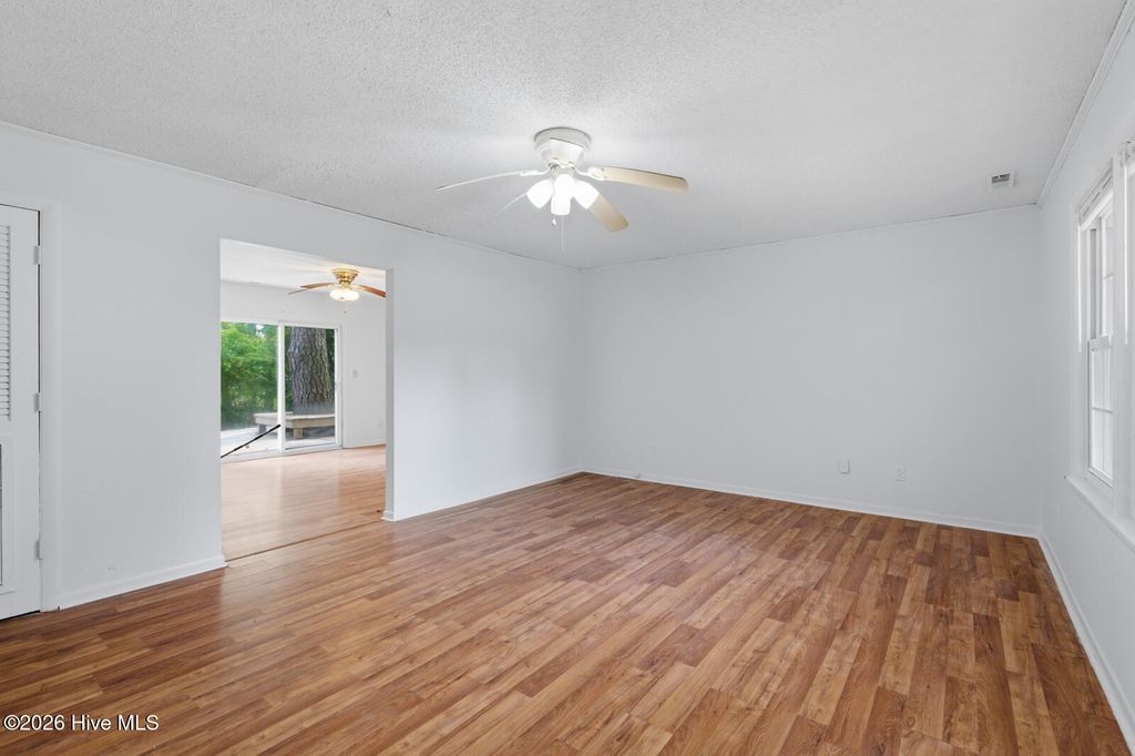 Photo of 107 Royal Court, Jacksonville, NC 28546 (MLS # 100563991)