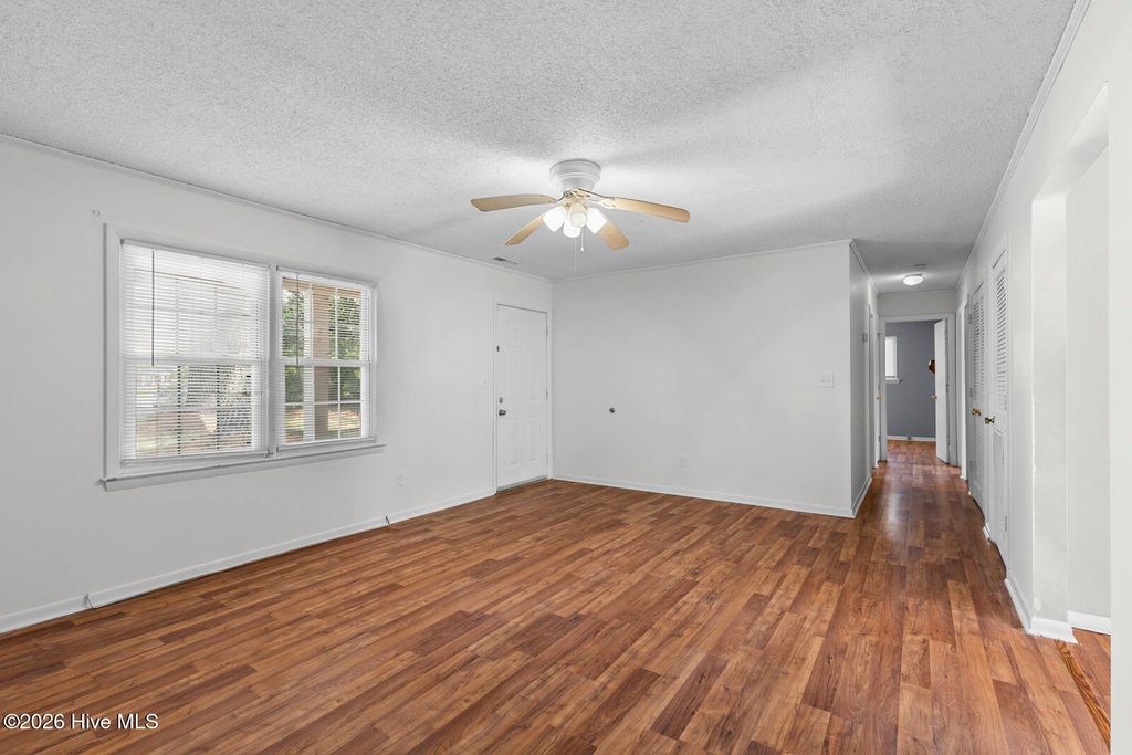 Photo of 107 Royal Court, Jacksonville, NC 28540 (MLS # 100563991)