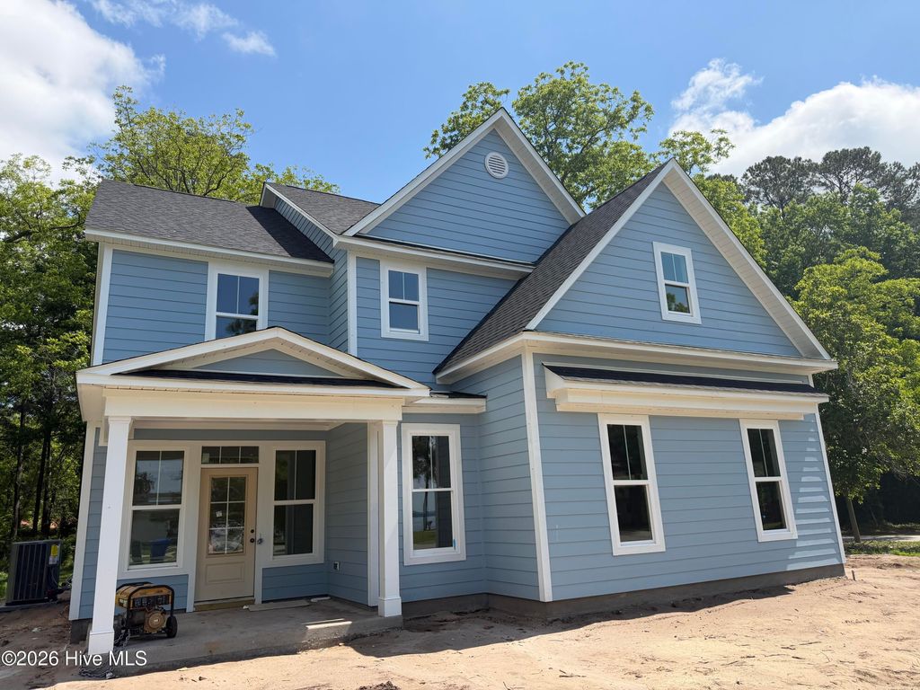 Photo of 104 Live Oak Circle, Lake Waccamaw, NC 28450 (MLS # 100570636)