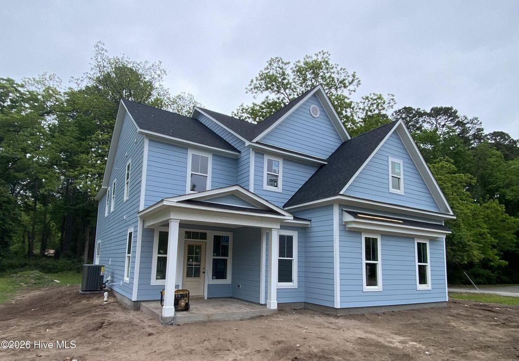 Photo of 104 Live Oak Circle, Lake Waccamaw, NC 28450 (MLS # 100570636)