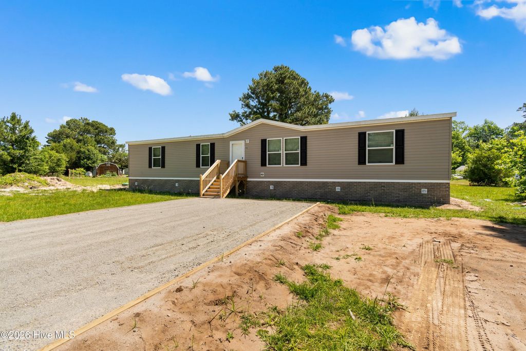 Photo of 490 Orchard Lane SE, Bolivia, NC 28422 (MLS # 100575217)