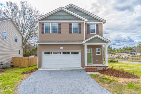 Homes For Rent - 1060 W New York Avenue<br/> Southern Pines, NC 28387