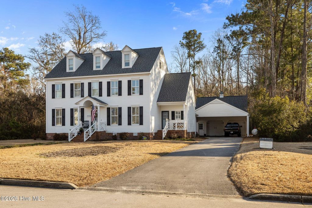 Photo of 2707 E Fairway Road, Morehead City, NC 28557 (MLS # 100552404)