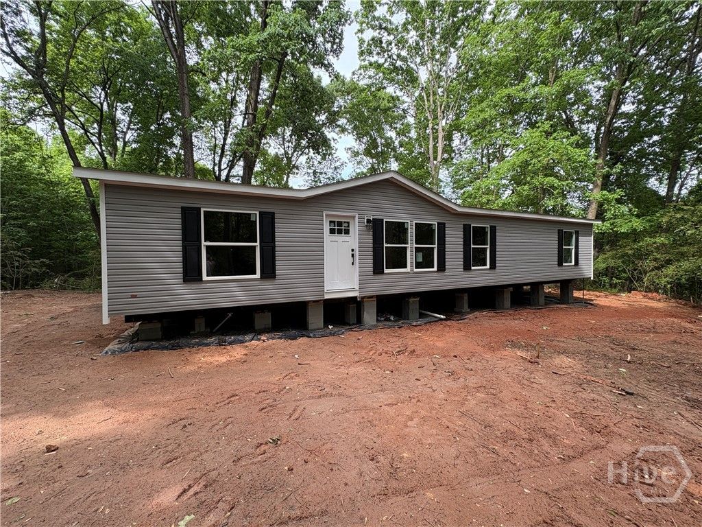 Photo of 1018 Neal Road, Commerce, GA 30530 (MLS # CL354954)