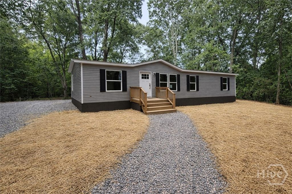 Photo of 1018 Neal Road, Commerce, GA 30530 (MLS # CL354954)