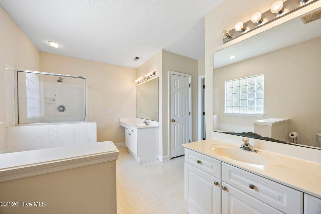 Photo of 1406 Wagon Court, Wilmington, NC 28412 (MLS # 100571885)