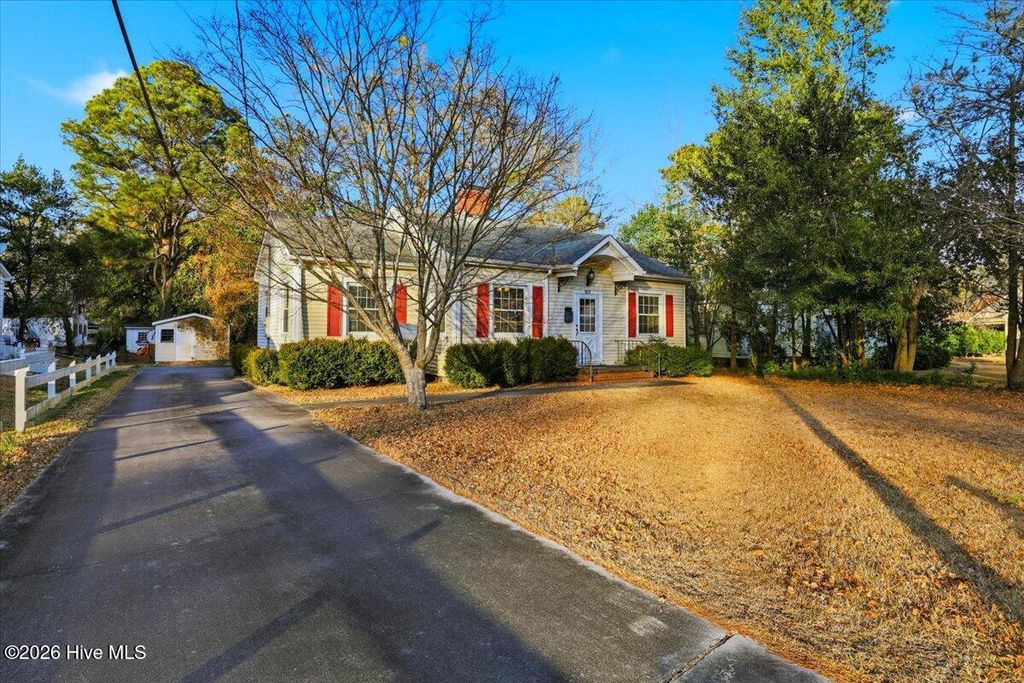 Photo of 905 Edwards Avenue, Kinston, NC 28501 (MLS # 100550860)