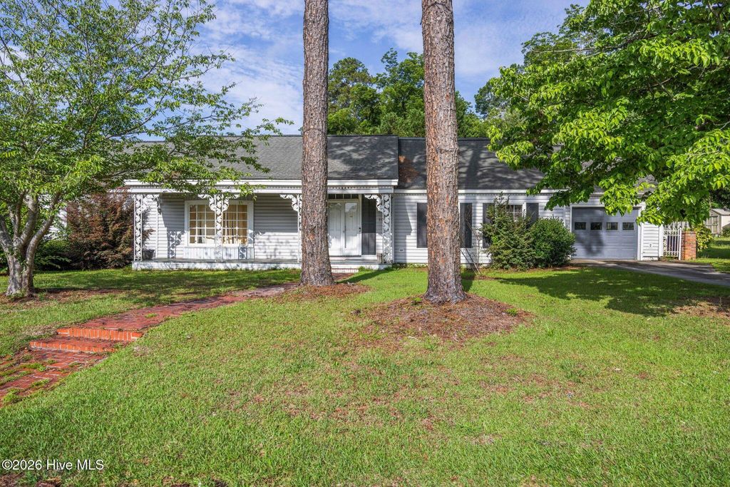 Photo of 901 Smyrna Drive, Whiteville, NC 28472 (MLS # 100580014)