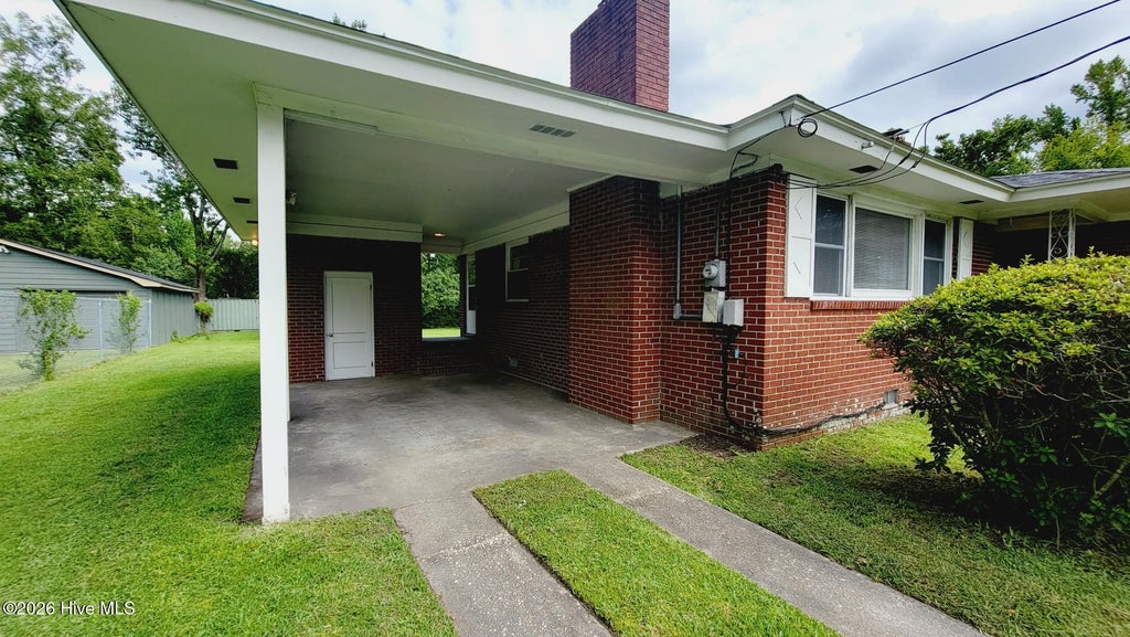Photo of 2512 Castle Hayne Road, Wilmington, NC 28401 (MLS # 100588604)