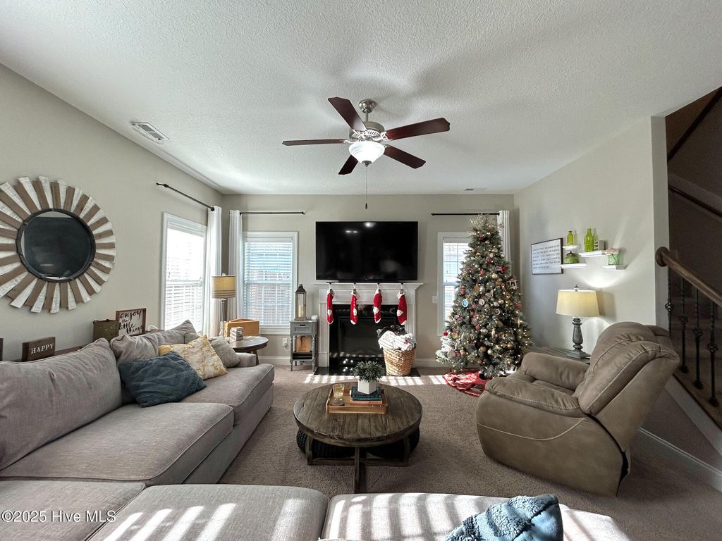 Photo of 422 Worsley Way, Jacksonville, NC 28546 (MLS # 100545888)