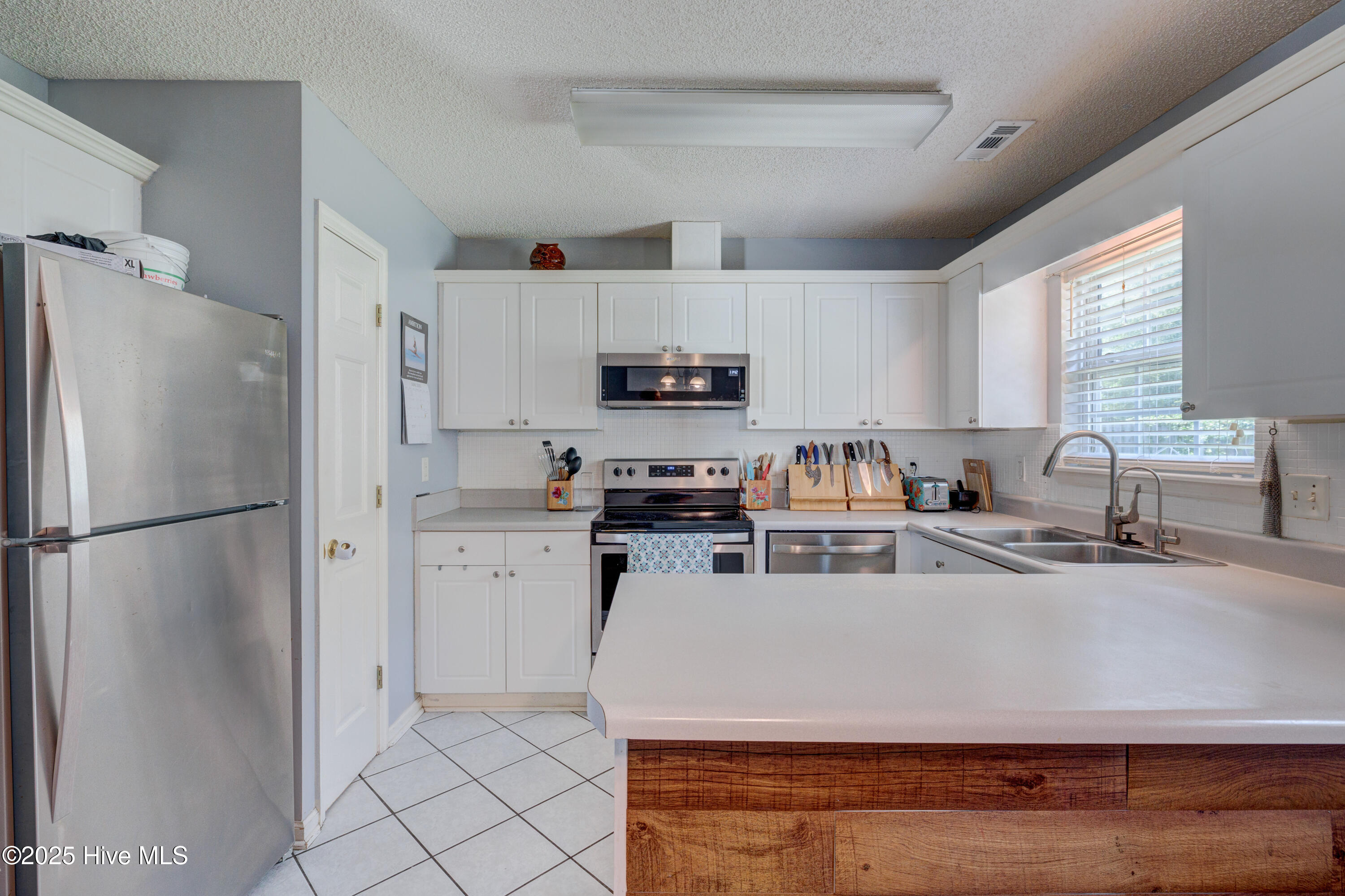 Wilmington, North Carolina 28412, United States, 3 Bedrooms Bedrooms, ,2 BathroomsBathrooms,Residential,Pending,255663