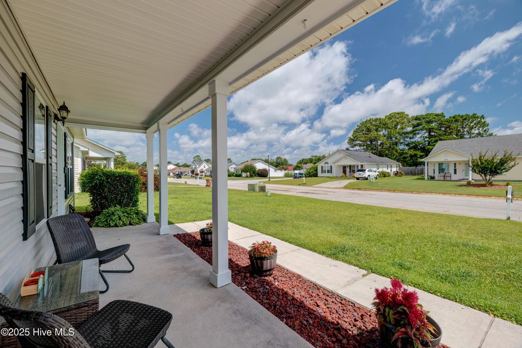 Photo of 804 Tisbury Lane, Wilmington, NC 28412 (MLS # 100517667)