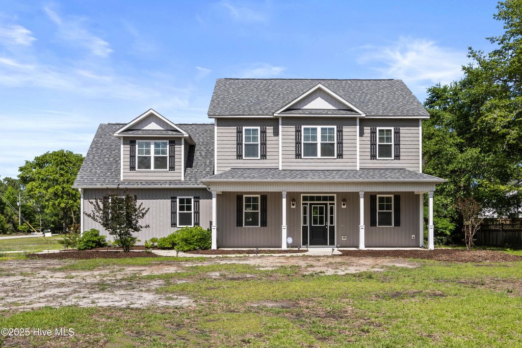 Photo of 204 Shellbank Drive, Sneads Ferry, NC 28460 (MLS # 100569524)