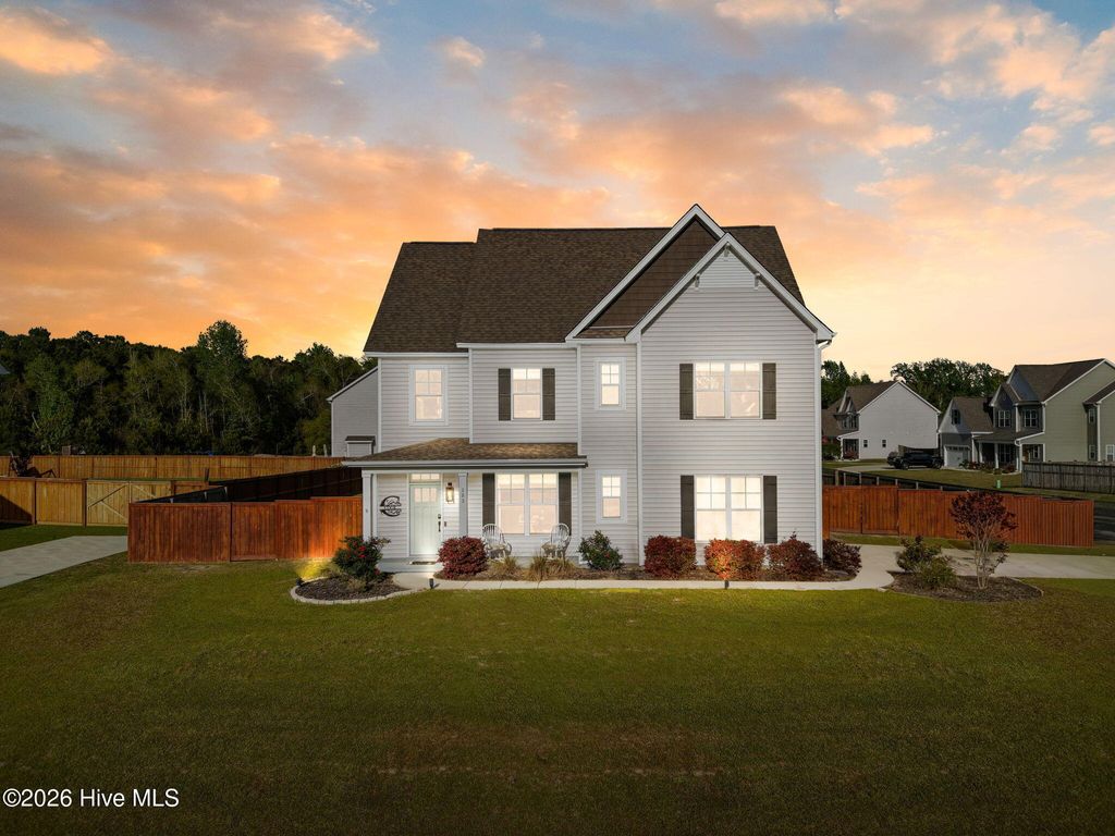 Photo of 183 Grandview Drive, Hampstead, NC 28443 (MLS # 100564954)