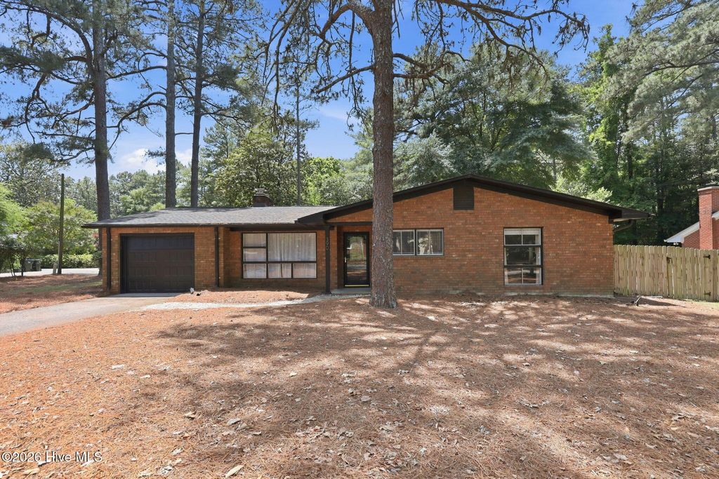 Photo of 390 E Indiana Avenue, Southern Pines, NC 28387 (MLS # 100575197)