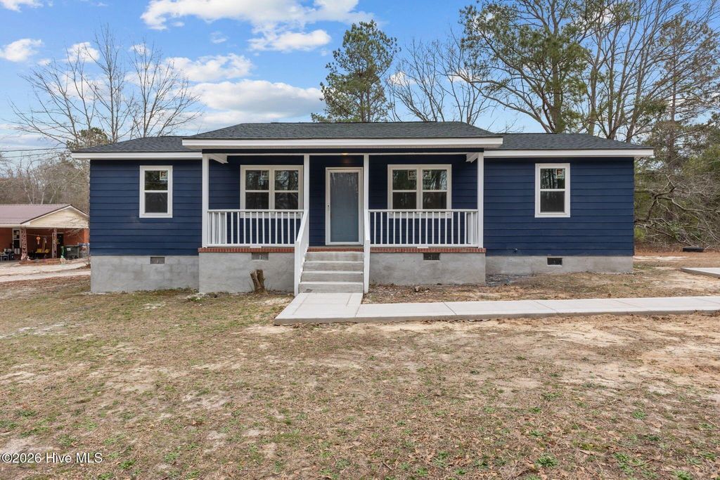 Photo of 2557 Martin Luther King Drive, Elizabethtown, NC 28337 (MLS # 100556835)