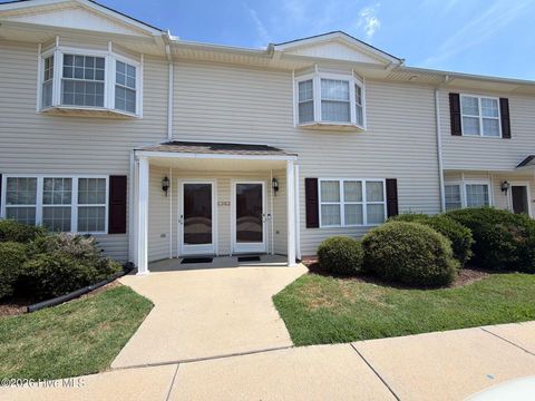 Townhouse For Rent - 2112 Flagstone Court #C2<br/> Pitt County, Greenville, NC 27834