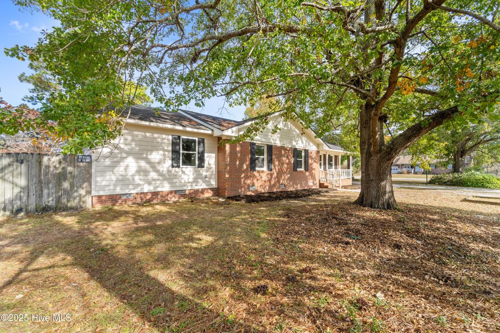 Photo of 110 Albemarle Road, Wilmington, NC 28405 (MLS # 100541695)