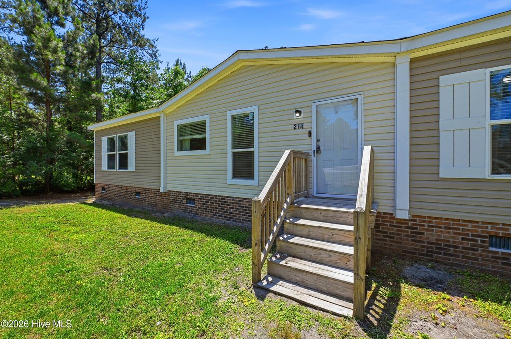 Photo of 214 Ola Belle Road, Burgaw, NC 28425 (MLS # 100575944)