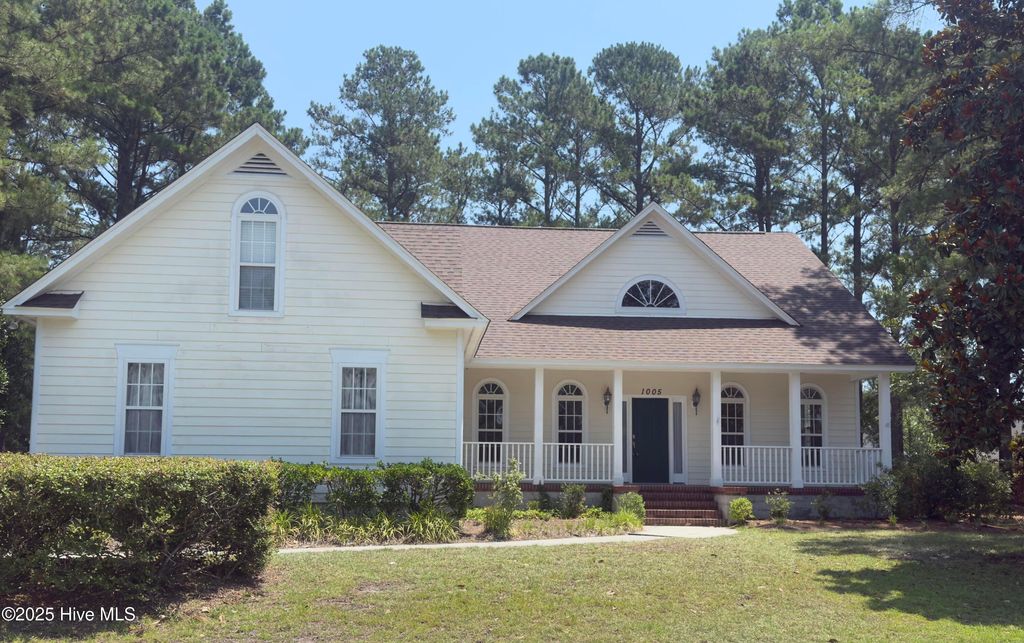 Photo of 1005 Greymoss Lane SE, Leland, NC 28451 (MLS # 100500675)